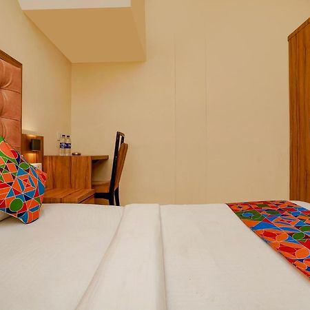Fabexpress Emerald Inn مومباي المظهر الخارجي الصورة